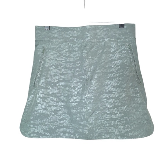NWT Orvis Mossy Green Camo Embossed Pull On‎ Skort Size Small - Picture 3 of 8